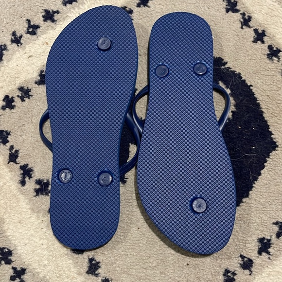 Old Navy Flip Flops - Picture 2 of 2